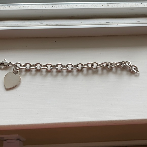 AUTHENTIC Tiffany & Co Iconic Heart Tag Bracelet - Picture 3 of 7